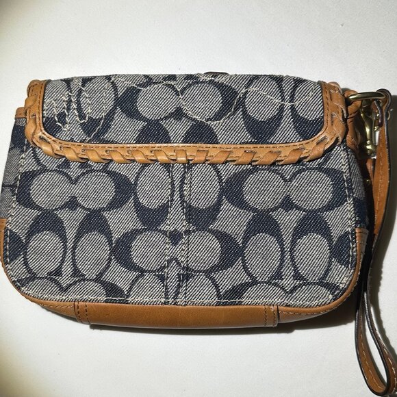 SOLD - COACH Bleecker Vachetta Leather Signature Denim Floral Applique Wristlet - Picture 4 of 15